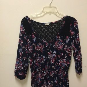 Medium hollister romper💛